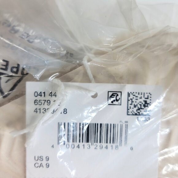 Peanuts Snoopy Fall Slippers & Socks Bundle - American Eagle AE SIZE 9 - NWT - Picture 5 of 12